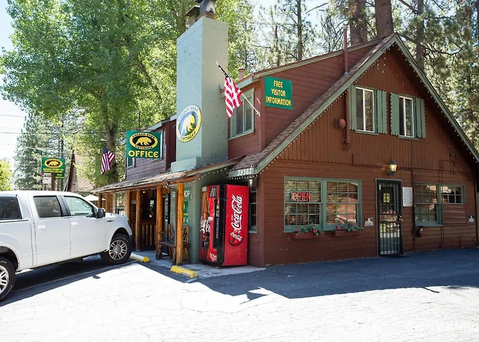 Bungalow rentals Golden Bear Cottages
