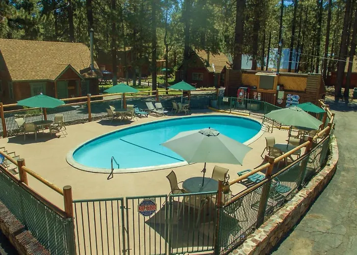 Bungalow rentals Golden Bear Cottages