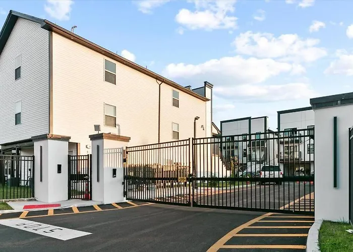 Luxury Gated Home Near Nyc And Ewr With Free Parking