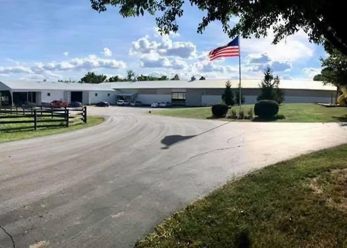 102 Acre Pet Friendly Horse Farm! Bring Your Horse Too!