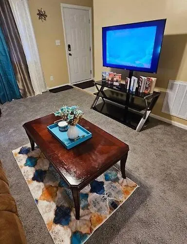 Cozy 2Br Sleeps 6 Near Ecu Stadium And Hospital