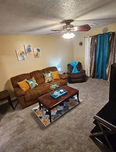 Cozy 2Br Sleeps 6 Near Ecu Stadium And Hospital