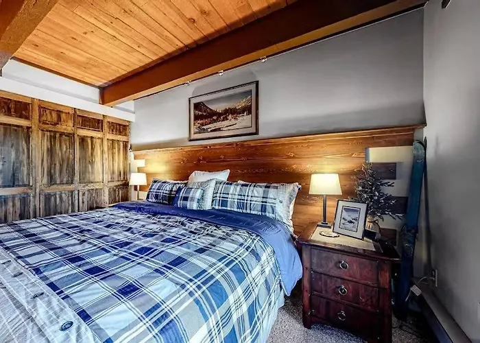 Cozy Condo Scenic Balcony Adjacent Golf Course