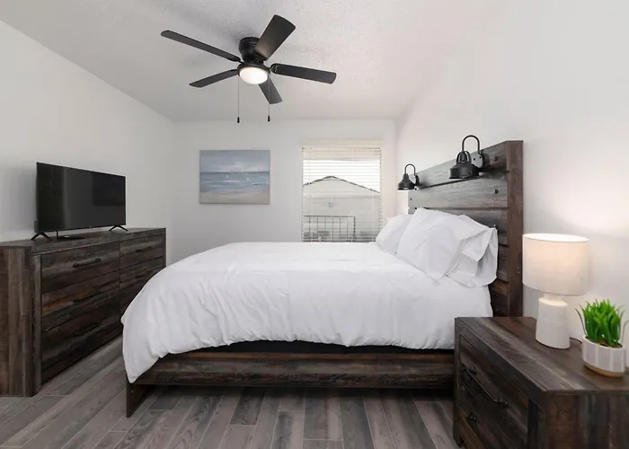 Pet-Friendly Pool Retreat 5 Min To Comal River