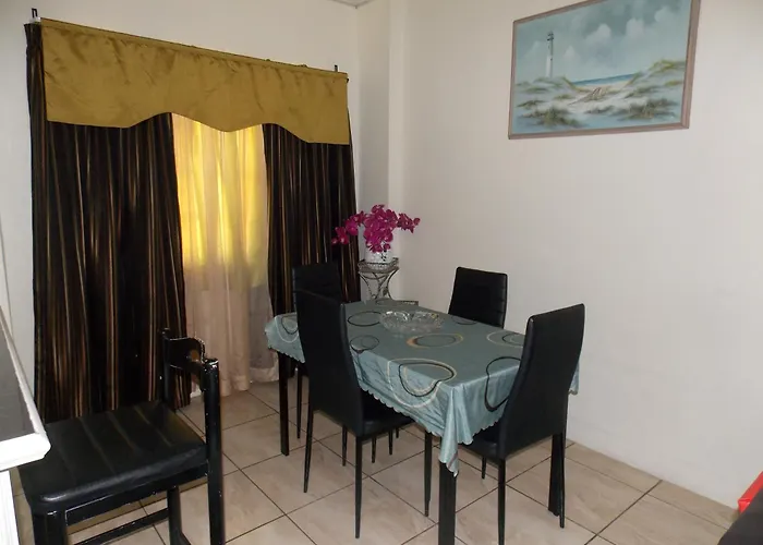 Stewart Apt- Trincity, Airport, Washer, Dryer, Office, Cable , Wifi