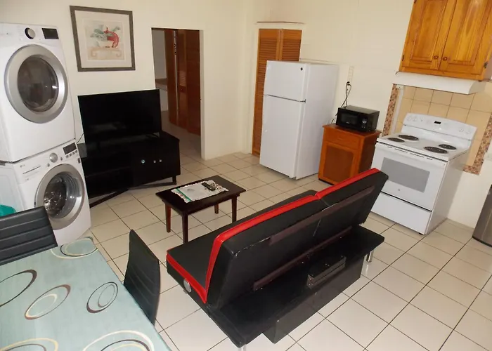 Stewart Apt- Trincity, Airport, Washer, Dryer, Office, Cable , Wifi
