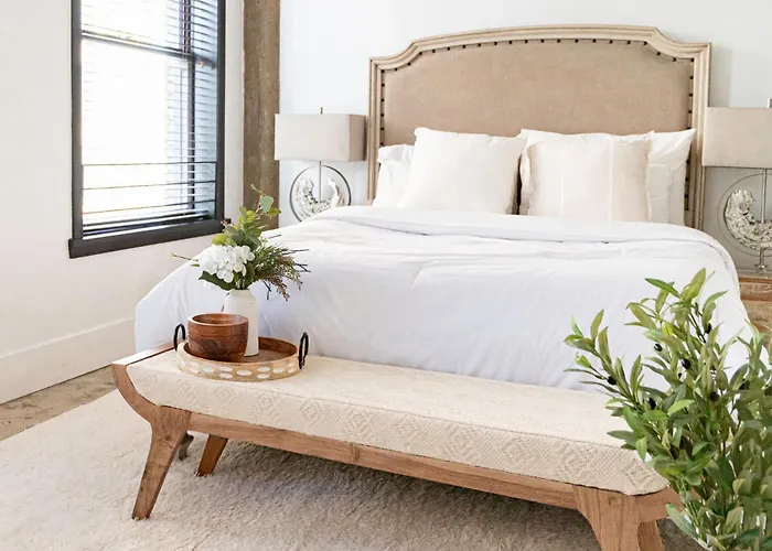 Fashion Loft 2 Bedroom Downtown