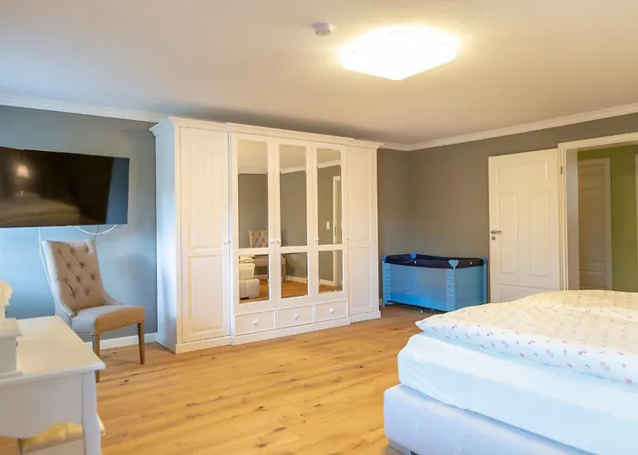 Gutshof-Penthouse-Wohnung- Seeblick