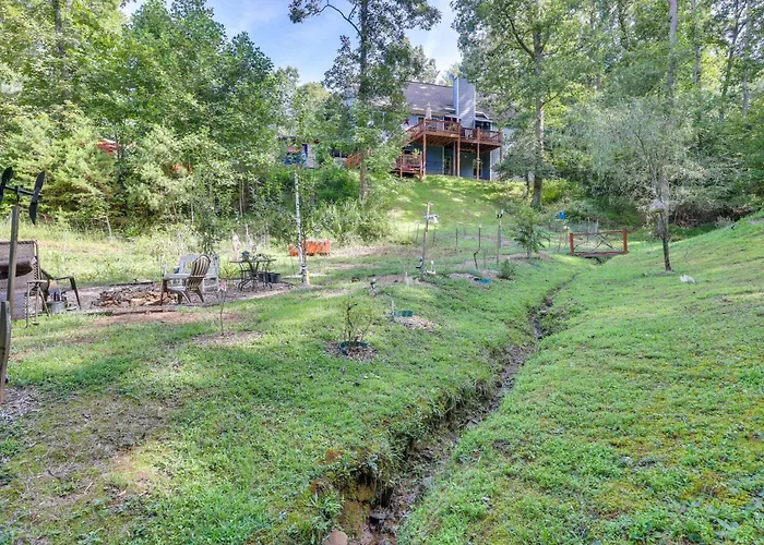 Georgia Home W/ 2 Fire Pits & Creek Access!