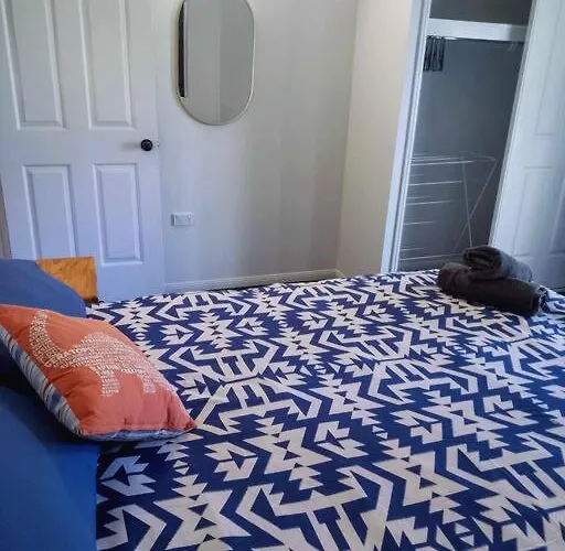 Sea View Villa. 2 Bedroom. Sleeps 4. Free Wifi