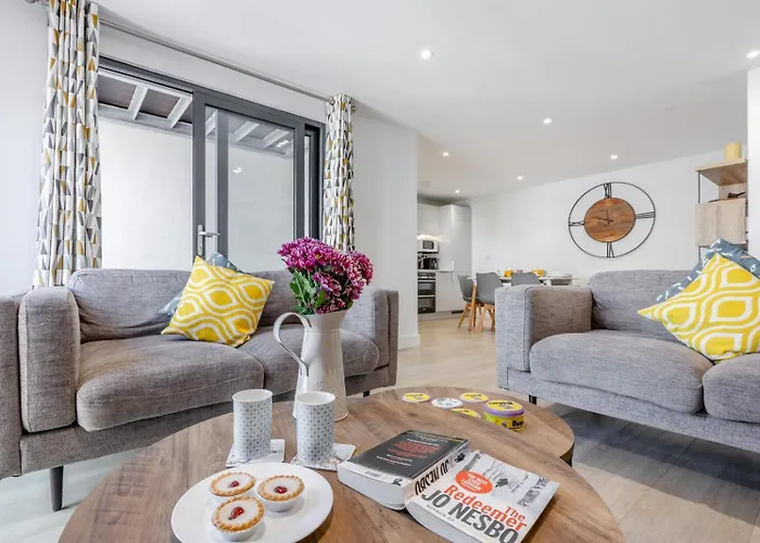 8 Middlecombe - Luxury Apartment At Byron Woolacombe, Only 4 Minute Walk To Woolacombe Beach!