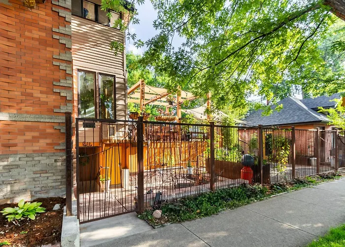 2 Mi To Downtown Denver: Stylish Gem W/ Fireplace!