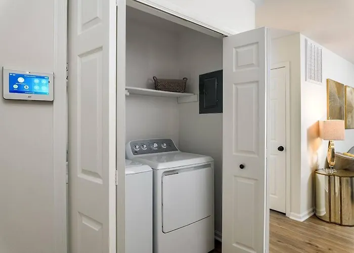 Grey Sapphire Hideaway - 2Br 2Ba W Arcade & Pool