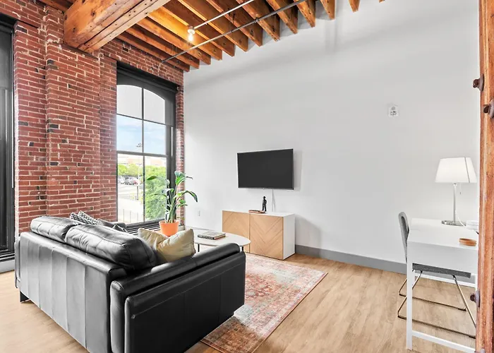 Brick & Bed Riverfront Lofts, G 201