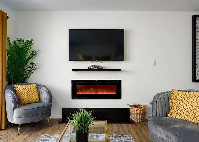 Grey Sapphire Hideaway - 2Br 2Ba W Arcade & Pool