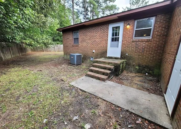 2Br Retreat Sleeps 5 Near Ecu Stadium And Hospital