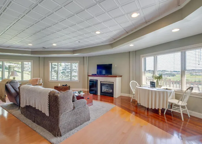 'Holmes With A View' Studio: Millersburg Retreat!
