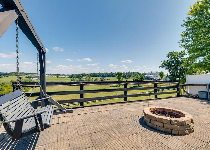 4 Mi To German Village: Studio W/ Hot Tub!