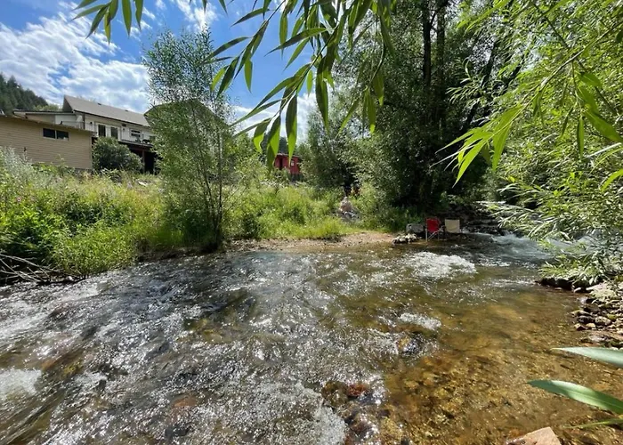 River Mountain Getaway-Private, Large, In- Law Apt