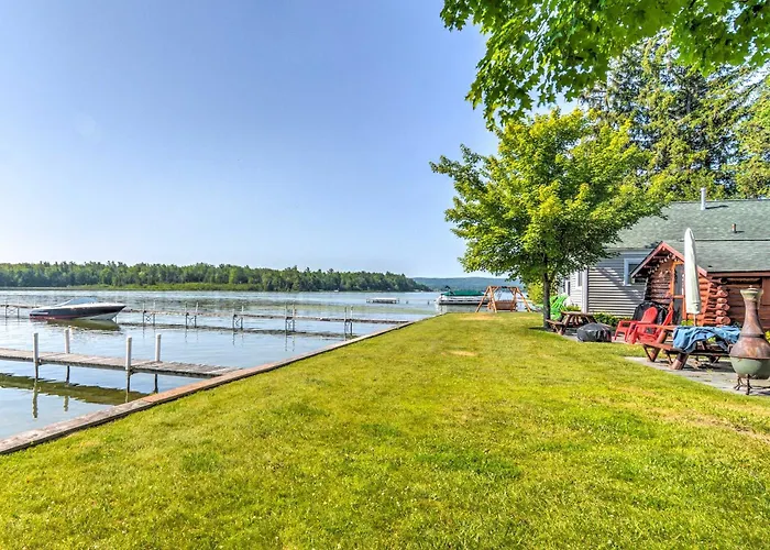 'Tiny House Cottage 6' W/ Dock On Crooked Lake