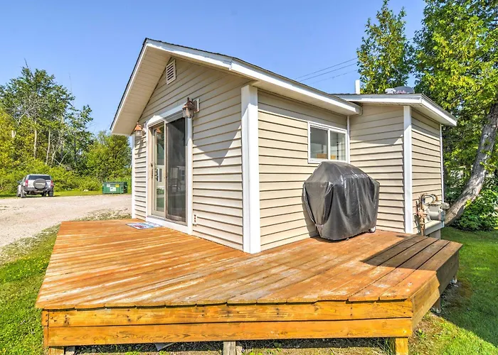 'Tiny House Cottage 6' W/ Dock On Crooked Lake