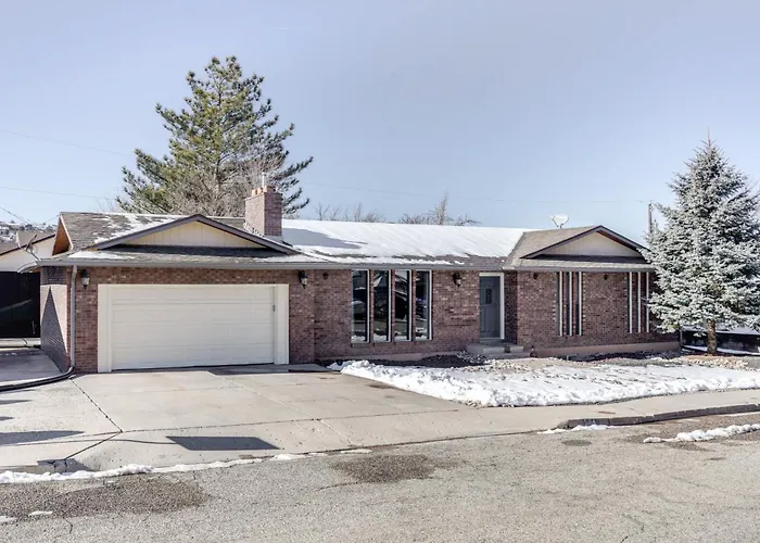 Central Cedar City Apartment: Walk To Suu!