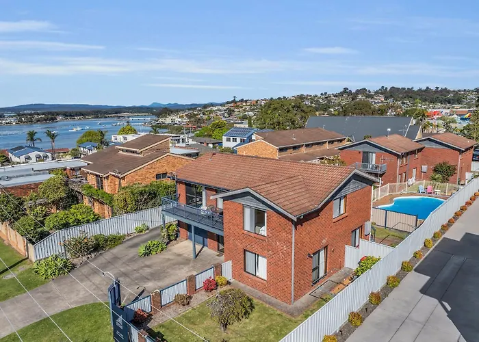 Harbour Lights - Townside With A Pool