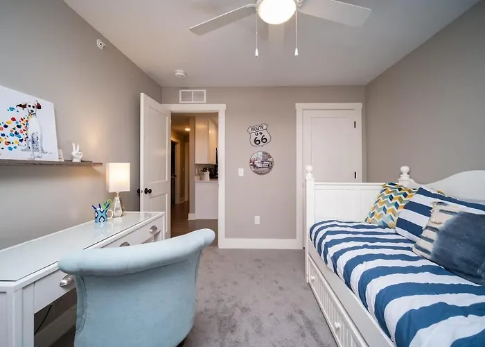 Spacious 2 Bed Condo With Office