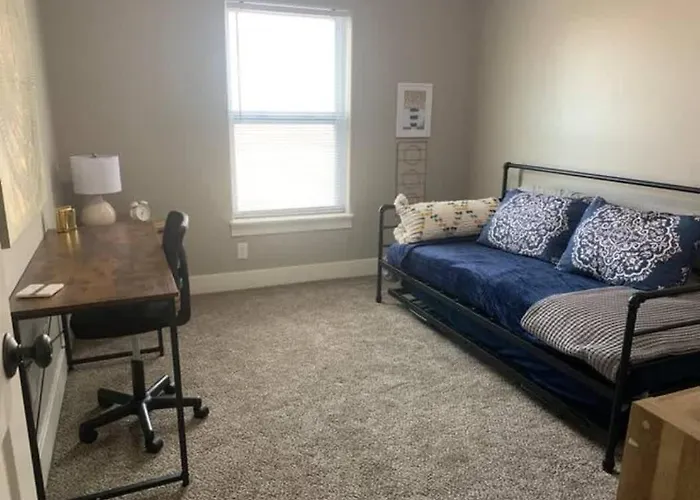 2 Bedroom Condo With Office
