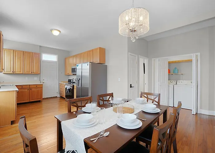 Spacious 3-Bedroom With King Bed & Prime Location