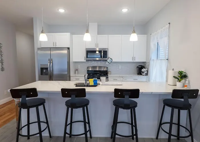4 New Apts - 3 Bed Apt 1St Floor & 3 Bed Apt 2Nd Floor - 1 Bed Studio Apt Ground Floor & 1 Bed Studio Apt Ground Floor Near Penn Station Ewr Airport Beth Israel Hospital Manhattan Nyc