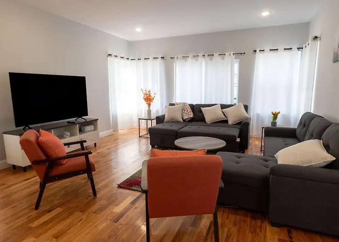 4 New Apts - 3 Bed Apt 1St Floor & 3 Bed Apt 2Nd Floor - 1 Bed Studio Apt Ground Floor & 1 Bed Studio Apt Ground Floor Near Penn Station Ewr Airport Beth Israel Hospital Manhattan Nyc
