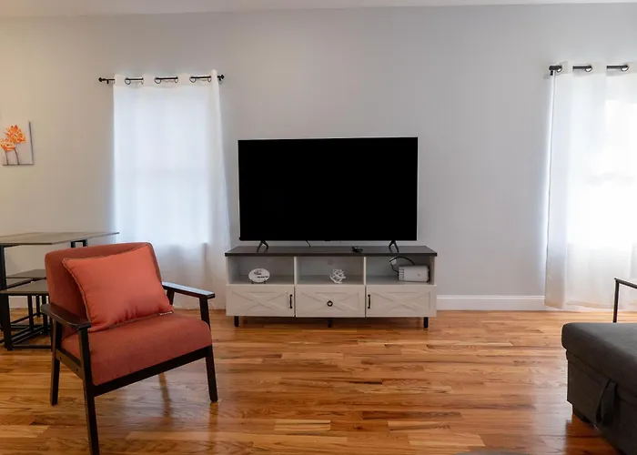 4 New Apts - 3 Bed Apt 1St Floor & 3 Bed Apt 2Nd Floor - 1 Bed Studio Apt Ground Floor & 1 Bed Studio Apt Ground Floor Near Penn Station Ewr Airport Beth Israel Hospital Manhattan Nyc