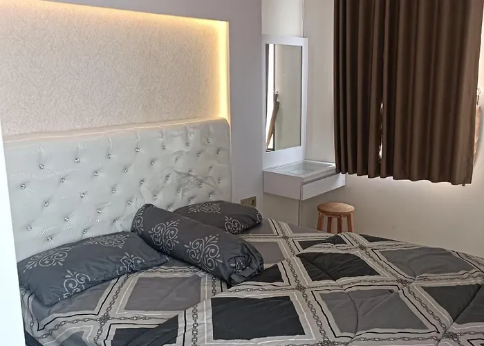 Super Comfy 2Br Apartemen Transpark Cibubur By Royal Home Indonesia