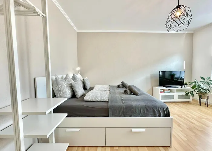 Appartement "Stadtgefluester" Im Zentrum, Inkl Stellplatz, 2 Betten, Babybett, Balkon, Gratis Kaffee Und Tee, Wlan