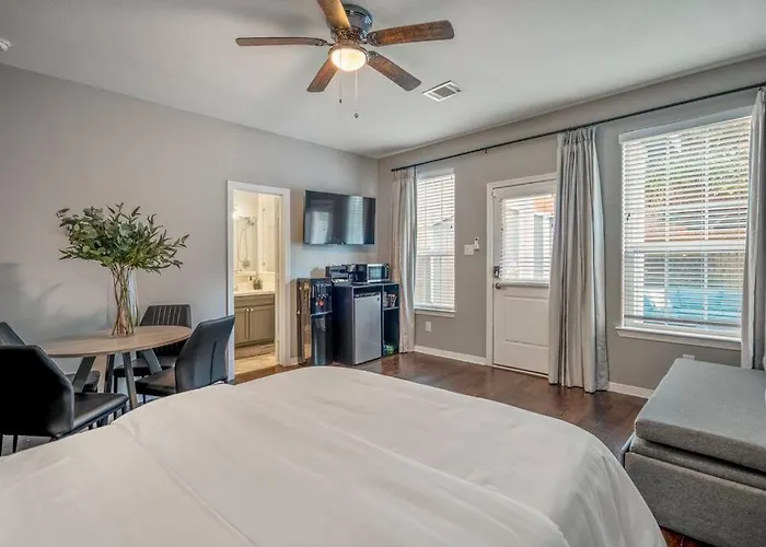 Palmer Hotel Suite Retreat In The Heart Of Houston