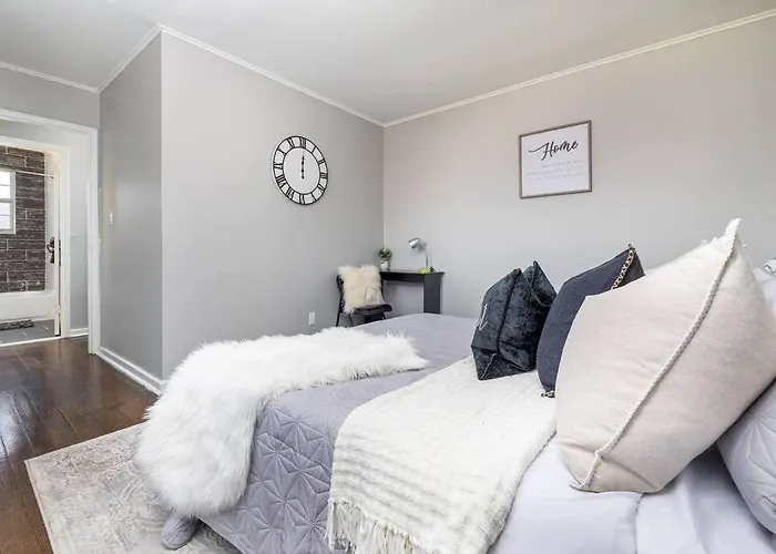 Queen Bed Apt In West Hartford