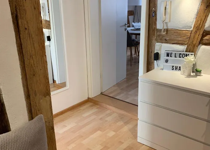 Zentrale Altbauwohnung Mit Flair