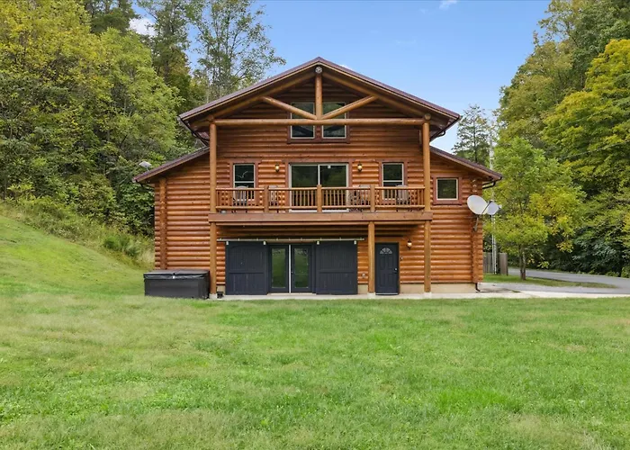 Black Bear Lodge - Game, Movie, Firepit