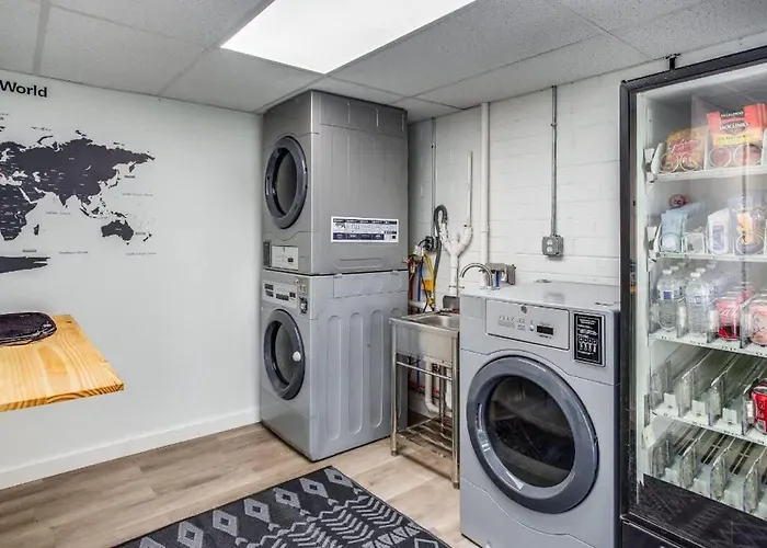 Newly Renovated Bright Studio