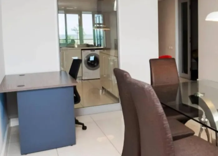 Seaside Retreat For Urban Explorers Above Mall