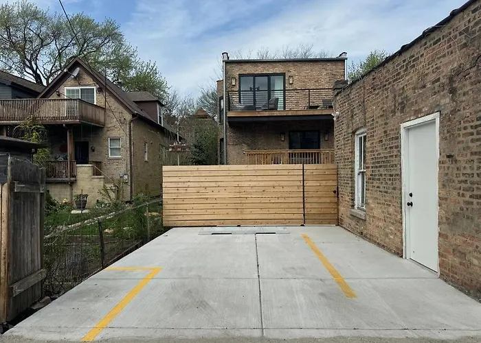 Stylish 2Br Stunner In Unbeatable Location