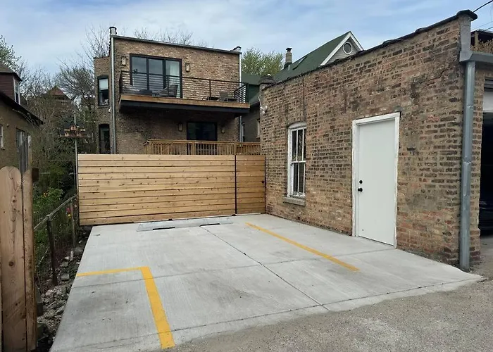 Stylish 2Br Stunner In Unbeatable Location