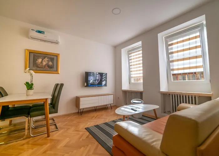 Four Seasons Apartments