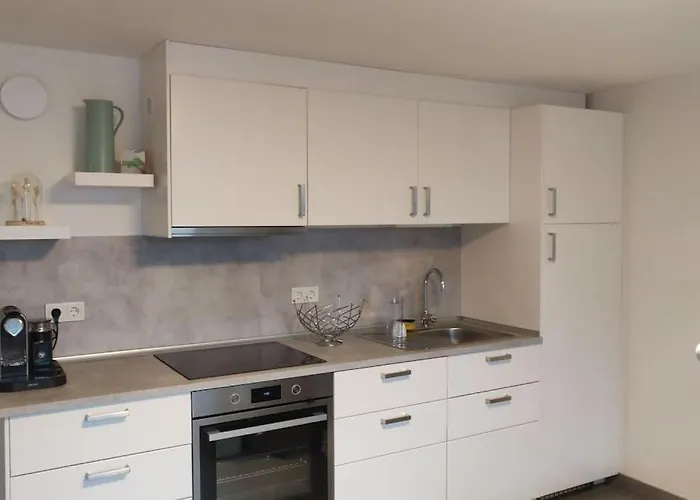 Ruhige 2-Zimmer Wohnung In Zentraler Taunus Lage
