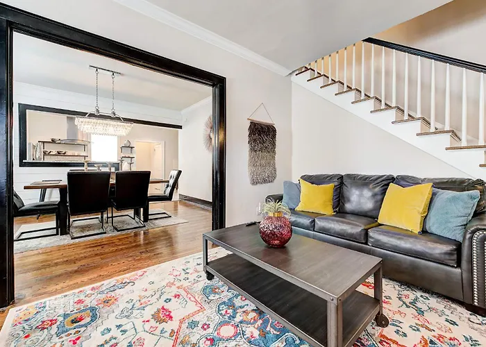 Howes Capitol I - Sleek & Stylish Walk To Ou Med