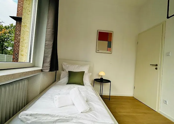 Haus Rasink I Monteure I Teams I 160M2 I 5 Z I Terrasse I P I 2 Wc I Kueche I Smart Tv
