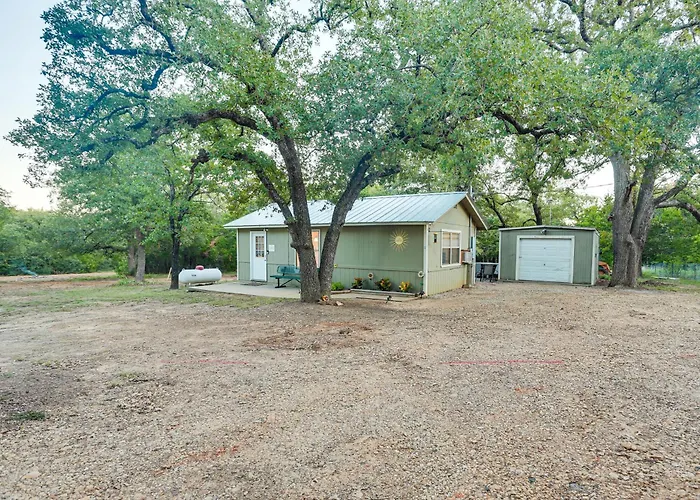 Cabin W/ Hot Tub In Valley View: Pets Welcome!