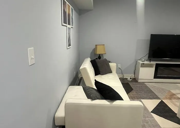 Charming Unit In Yonkers Close To Nyc