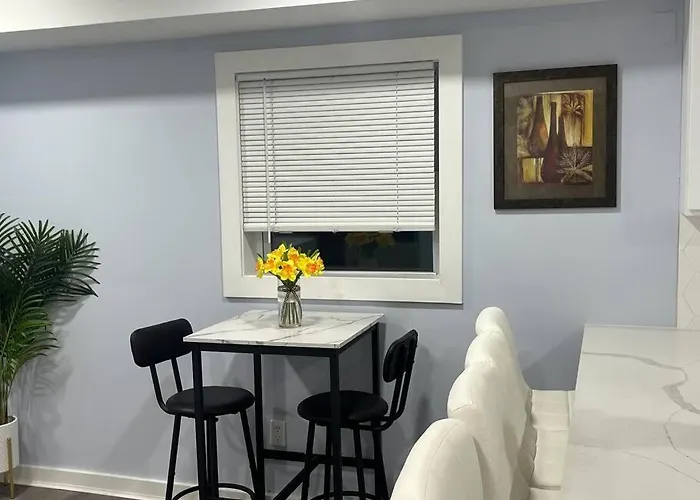 Charming Unit In Yonkers Close To Nyc